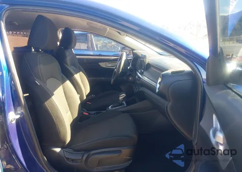 2023 Kia Forte Lxs z USA, uszkodzony, nr VIN 3KPF24AD0PE571373